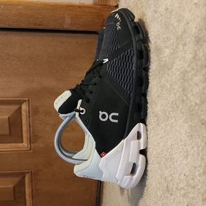 Cloud swift women's size w8.5